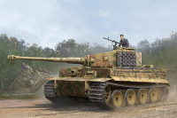 Немецкий тяжелый танк Pz.Kpfw.VI Ausf.E Sd.Kfz.181 Tiger I ранний w/Zimmerit, масштаб 1:35. 