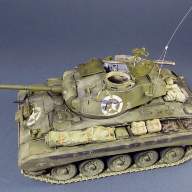 Танк  US Light Tank M-24 &#039;Chaffee&#039; (Early prod.) w/crew (NW Europe 1944-45) (1:35) купить в Москве - Танк  US Light Tank M-24 'Chaffee' (Early prod.) w/crew (NW Europe 1944-45) (1:35) купить в Москве