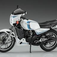 21758 Yamaha RZ250 (4L3) w/Cowl (1982), масштаб 1/12 (УЦЕНКА)  купить в Москве - 21758 Yamaha RZ250 (4L3) w/Cowl (1982), масштаб 1/12 (УЦЕНКА)  купить в Москве